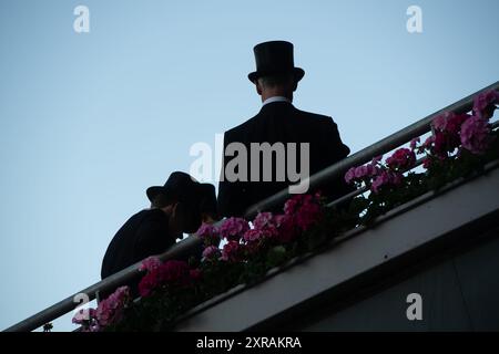 Ascot, Großbritannien. Juni 2024. Top-Hüte auf der Ascot Racecourse am Ladies Day. Kredit: Maureen McLean/Alamy Stockfoto