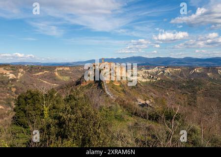 Die Hügel rund um das berühmte Dorf Civita di Bagnoregio Stockfoto