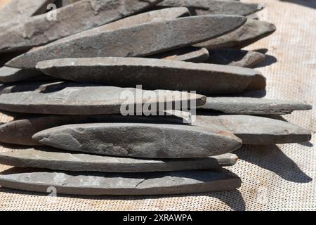 Italien, Lombardei, Flohmarkt, Alter Messerschärfer Schleifstein Stockfoto