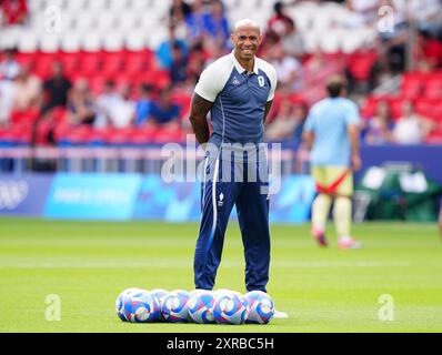 Frankreich-Trainer Thierry Henry beim Spiel der Männer mit der Goldmedaille im Parc des Princes, Paris, am vierzehnten Tag der Olympischen Spiele 2024 in Paris. Bilddatum: Freitag, 9. August 2024. Stockfoto