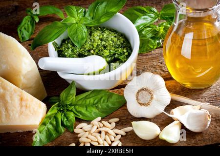 Zutaten für italienische pesto (Pesto alla Genovese). Stockfoto