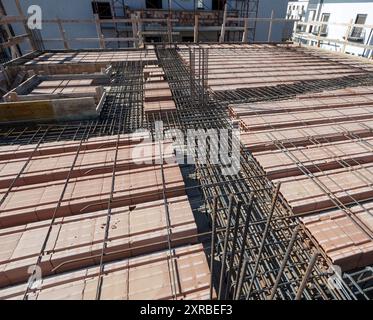 Eisernen Käfig net für Gebäude Etage in Baustelle zu verstärken. Stockfoto