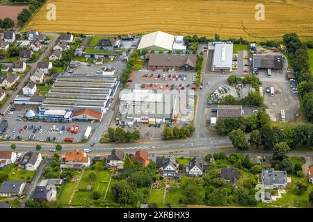 Luftbild, Einkaufszentrum an der Möhnestraße mit Aldi, Rewe, Müller Drogerie und Lidl Supermarkt, Sichtigvor, Warstein, Sauerland, Nordrhein-Westfalen, Deutschland ACHTUNGxMINDESTHONORARx60xEURO *** Luftansicht, Einkaufszentrum an der Möhnestraße mit Aldi, Rewe, Müller Drogerie und Lidl Supermarkt, Sichtigvor, Warstein, Sauerland, Nordrhein-Westfalen, Deutschland ATTENTIONxMINDESTHONORARx60xEURO Stockfoto