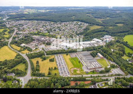 Luftbild, Wohngebiet Ortsansicht Belecke und Waldgebiet, Gewerbegebiet Belecke-West, Max-Planck-Straße mit Infineon Technologies, Stahl-Armaturen PERSTA GmbH Maschinenbauunternehmen mit Parkplatz, Bundesstraße B55, Belecke, Warstein, Sauerland, Nordrhein-Westfalen, Deutschland ACHTUNGxMINDESTHONORARx60xEURO *** Luftsicht, Wohngebiet Nahansicht Belecke und Waldgebiet, Industriegebiet Belecke West, Max-Planck-Straße mit Infineon Technologies, Stahl Armaturen PERSTA GmbH Maschinenbauunternehmen mit Parkplatz, Bundesstraße B55, Belecke, Warstein, Sauerland, Nordrhein-Westphal Stockfoto