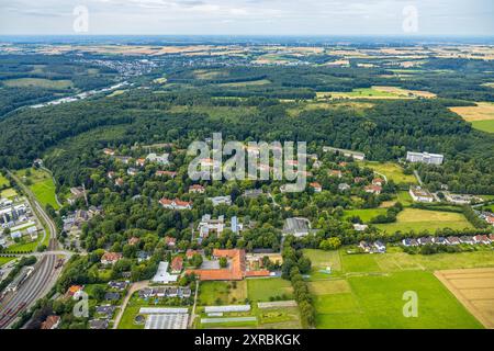 Luftbild, LWL-Klinik mit mehreren Häusern in Parkanlage, Einrichtung des Landschaftsverbands Westfalen-Lippe, unten Gutshof Warstein, Suttrop, Warstein, Sauerland, Nordrhein-Westfalen, Deutschland ACHTUNGxMINDESTHONORARx60xEURO *** Luftaufnahme, LWL-Klinik mit mehreren Häusern in einem Park, Einrichtung des Landschaftsverbandes Westfalen Lippe, unterhalb Gutshof Warstein, Suttrop, Warstein, Sauerland, Nordrhein-Westfalen, Deutschland ATTENTIONxMINDESTHONORARx60xEURO Stockfoto