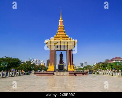 Phnom Penh, Kambodscha - 9. Januar 2020: Blick auf die Statue von König Pater Norodom Sihanouk. Stockfoto