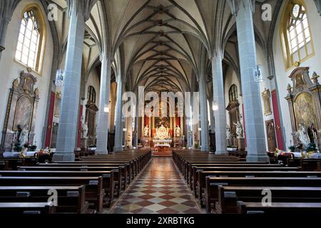 Deutschland, Bayern, Oberbayern, Altötting, Kapellplatz, Stiftskirche St. Philipp und Jakob, innen Stockfoto