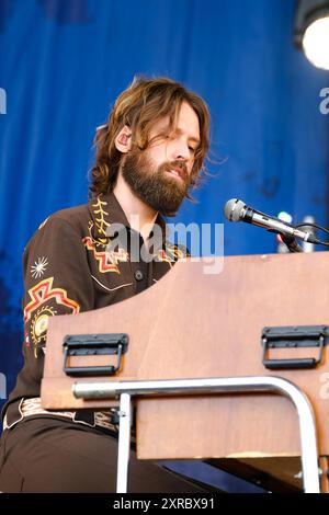 Williamscot, Großbritannien. August 2024. Robin Piso Keyboarder mit der Psychedelic Blues-Rock-Band DeWolff aus der niederländischen Provinz Limburg, die live auf der Bühne der Cropredy Convention von Fairport auftritt. (Foto: Dawn Fletcher-Park/SOPA Images/SIPA USA) Credit: SIPA USA/Alamy Live News Stockfoto