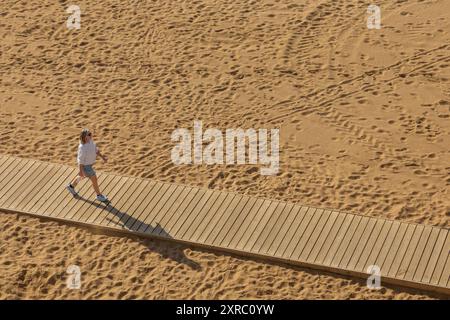 England, Kent, Broadstairs, Viking Bay Beach, Boardwalk on Sand Stockfoto