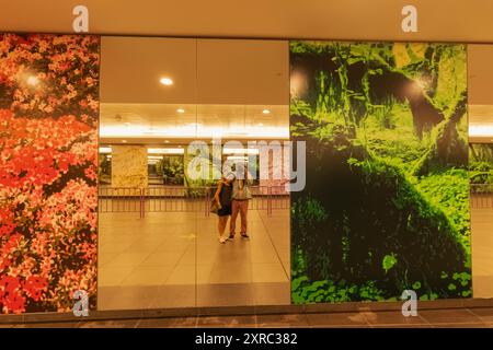 Asien, Singapur, MRT, Bayfront U-Bahn Station Concourse Stockfoto