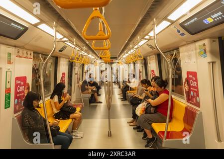 Asien, Singapur, MRT, Passagiere in U-Bahn-Beförderungen Stockfoto