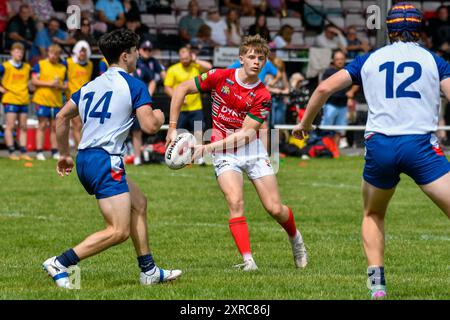 Neath, Wales. 3. August 2024. Samuel Dickenson aus Wales im Einsatz während des U16 Four Nations Rugby League Championship-Spiels zwischen Wales und England Community Lions am 3. August 2024 bei den Lextan Gnoll in Neath, Wales, Großbritannien. Quelle: Duncan Thomas/Majestic Media. Stockfoto