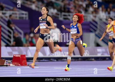 Paris, Frankreich, 8. August 2024. Katarina Johnson-Thompson aus Großbritannien tritt 200 am 8. August 2024 bei den Olympischen Spielen in Paris 2024 im Stade de France an. Quelle: Pete Dovgan/Speed Media/Alamy Live News Stockfoto