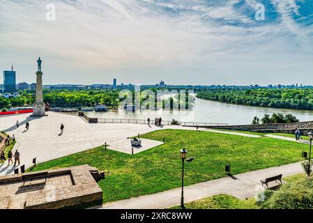Serbien, Belgrad, Zusammenfluss von Donau und Save, Aussichtspunkt, Pobednik-Säule, Statue des „Siegers“ Stockfoto
