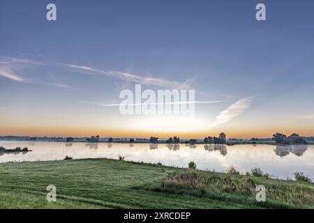 Morgenstimmung am Radegaster Haken in der Elbtalaue in Niedersachsen Stockfoto