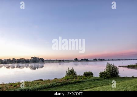 Morgenstimmung am Radegaster Haken in der Elbtalaue in Niedersachsen Stockfoto