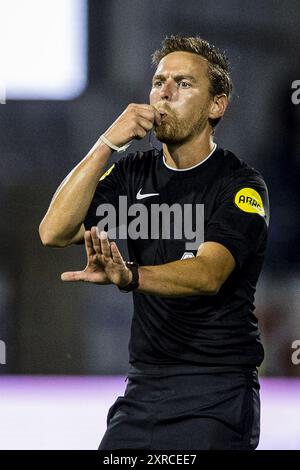 Eindhoven, Niederlande. August 2024. EINDHOVEN - 24.09.08.24. Jan Louwers Stadion. Keuken Kampioen Divisie, KKD. FC Eindhoven - FC den Bosch. Schiedsrichter Laurens Gerrets Credit: Pro Shots/Alamy Live News Stockfoto