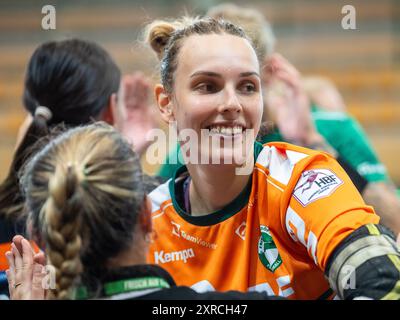 Petra Hlogyik (frisch auf Frauen, #72) strahlte vor dem Spiel, TSV Bayer 04 Leverkusen vs. Frisch auf Goeppingen, Handball, Frauen, 38. Stadtwerke Cup, 09.08.2024 EIBNER/Michael Schmidt Stockfoto