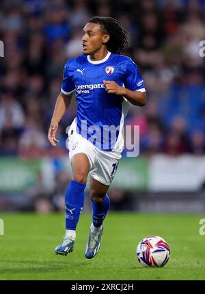 Chesterfields Lewis Gordon während des Spiels der Sky Bet League Two im SMH Group Stadium in Chesterfield. Bilddatum: Freitag, 9. August 2024. Stockfoto