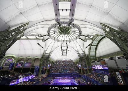 Paris, Fra. August 2024. Kampfkunst-Demonstration im Grand Palais vor dem Start des Taekwondo-Wettbewerbs am 14. Tag der Olympischen Spiele 2024 im Grand Palais am 9. August 2024 in Paris. (Foto: Anthony Behar/SIPA USA) Credit: SIPA USA/Alamy Live News Stockfoto