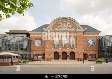 Odense Teater und Nelle´s Café im Zentrum der Stadt, Odense, Dänemark, 3. August 2024 Stockfoto