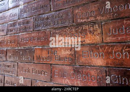 A General View (GV) of the Cavern Wall of Fame im Cavern Pub in der Matthew Street in Liverpool, Großbritannien. Bild aufgenommen am 1. August 2024. © Belinda Jiao j Stockfoto