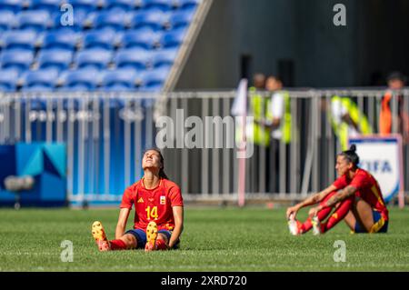 Lyon, Frankreich. August 2024. Die spanische Laia Aleixandri (L) reagiert auf das Spiel der Frauen mit der Bronzemedaille des Fußballs zwischen Spanien und Deutschland bei den Olympischen Spielen 2024 in Lyon, Frankreich, 9. August 2024. Quelle: Sun Fei/Xinhua/Alamy Live News Stockfoto