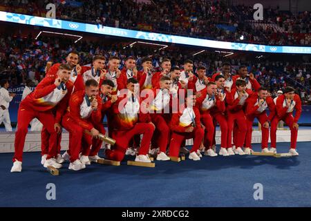 U23U23 Spanien Team Group (ESP), 9. AUGUST 2024, - Fußball/Fußball : Zeremonie der Männermedaille während der Olympischen Spiele 2024 im Parc des Princes in Paris, Frankreich. Quelle: Naoki Morita/AFLO SPORT/Alamy Live News Stockfoto