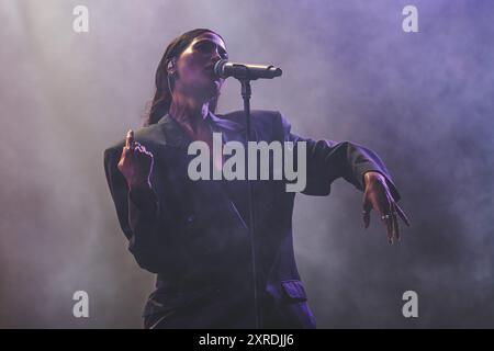 Skanderborg, Dänemark. August 2024. Das schwedische Synthpop-Duo Icona Pop gibt ein Live-Konzert während des dänischen Musikfestivals SmukFest 2024 in Skanderborg. Quelle: Gonzales Photo/Alamy Live News Stockfoto