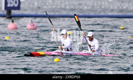 Paris, Frankreich. August 2024. Olympische Spiele 2024 In Paris. Kanu-Sprint. Olympia-Nautikstadion. Paris. Jacob Schopf (GER) und Max Lemke (GER) beim Kanu-Sprint-Wettbewerb während der Olympischen Spiele 2024 in Paris im Olympischen Nautikstadion, Frankreich. Quelle: Sport In Pictures/Alamy Live News Stockfoto