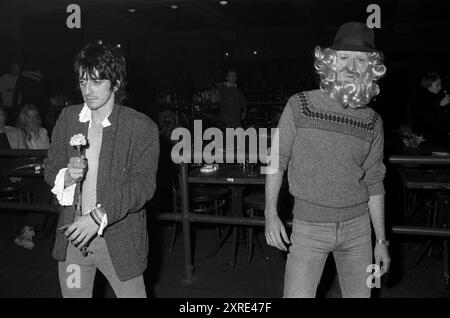 1970s Music Industry Party der Veranstaltungsort Nachtclub von Virgin Records. Eine schicke Kleid-Büro-Party. Victoria, London, England 11. November 1978 1970, Großbritannien HOMER SYKES Stockfoto