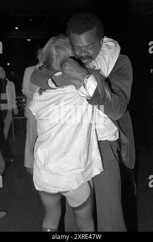 1970s Music Industry Party der Veranstaltungsort Nachtclub von Virgin Records. Eine schicke Kleid-Büro-Party. Victoria, London, England 11. November 1978 1970, Großbritannien HOMER SYKES Stockfoto