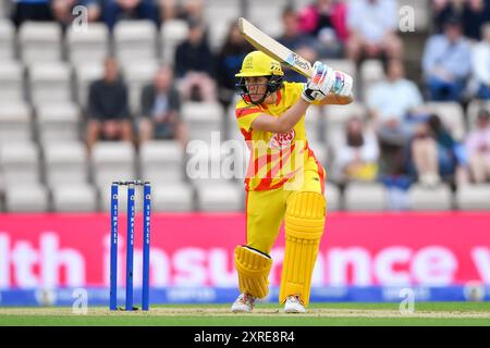 Southampton, Großbritannien. August 2024. NAT Sciver-Brunt von Trent Rockets, die während des Hundred Women's Match zwischen Southern Brave und Trent Rockets im Utilita Bowl antraten. Quelle: Dave Vokes/Alamy Live News Stockfoto