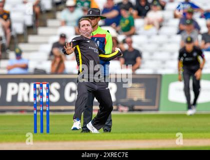 Nottingham, Vereinigtes Königreich 9. August 2024. Nottingham Outlaws / Gloucestershire CCC. Bild: Tom SMITH von Gloucestershire CCC Bowling während des Royal London One-Day Cup Gruppe B Matches Nottinghamshire vs Gloucestershire in Trent Bridge, Nottingham, Großbritannien, 9. August 2024. Quelle: Mark Dunn/Alamy Live News. Stockfoto