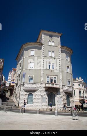 Historische Gebäude in Crikvenica, einem beliebten Urlaubsziel in Kroatien Stockfoto