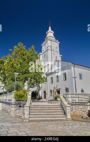 Historische Gebäude in Crikvenica, einem beliebten Urlaubsziel in Kroatien Stockfoto