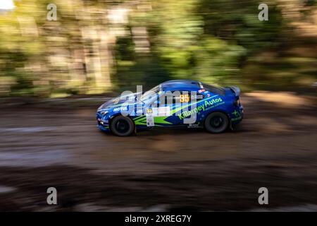 Heyfield, Victoria, Australien. August 2024. DAVE THOMAS & KELLY THOMAS (35) navigiert am Samstag bei der Middle of Everywhere Gippsland Rally 2024 durch den verschneiten und vereisten Abschnitt der SS3. (Kreditbild: © James Forrester/ZUMA Press Wire/Alamy Live News) NUR REDAKTIONELLE VERWENDUNG! Nicht für kommerzielle ZWECKE! Stockfoto