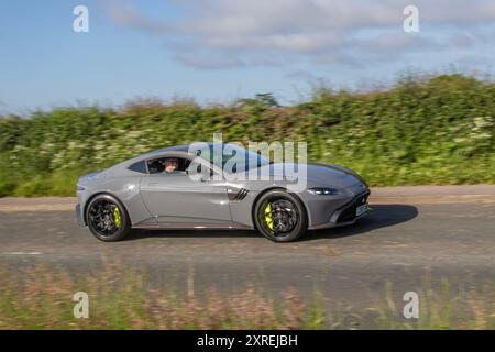 2020 Grau Aston Martin Vantage AMR V8, 510 Pkw Coupé Benzinmotor 3982 ccm Stockfoto