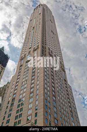 30 Park Place/27 Barclay Street, Tribeca, ist das Four Seasons Hotel and Residences, das von Robert A.M. Stern entworfen wurde und 2016 fertiggestellt wurde. Stockfoto