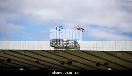 Hampden Park, Glasgow, Großbritannien. August 2024. Scottish Premiership Football, Rangers versus Motherwell; Scotland and English National Flags at Hampden Credit: Action Plus Sports/Alamy Live News Stockfoto