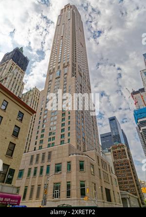 30 Park Place/27 Barclay Street, Tribeca, ist das Four Seasons Hotel and Residences, das von Robert A.M. Stern entworfen wurde und 2016 fertiggestellt wurde. Stockfoto