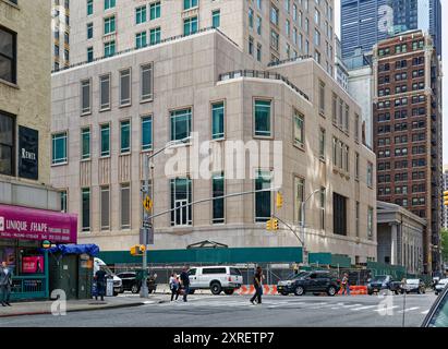 30 Park Place/27 Barclay Street, Tribeca, ist das Four Seasons Hotel and Residences, das von Robert A.M. Stern entworfen wurde und 2016 fertiggestellt wurde. Stockfoto