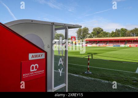 Ein allgemeiner Blick auf das Broadfield Stadium, Heimstadion von Crawley Town vor dem Sky Bet League 1 Spiel Crawley Town gegen Blackpool im Broadfield Stadium, Crawley, Großbritannien, 10. August 2024 (Foto: Gareth Evans/News Images) Stockfoto