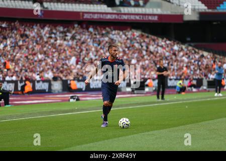 London Stadium, London, Großbritannien. August 2024. Fußball-freundlich vor der Saison, West Ham United gegen Celta Vigo; Oscar Mingueza von Celta Vigo Credit: Action Plus Sports/Alamy Live News Stockfoto