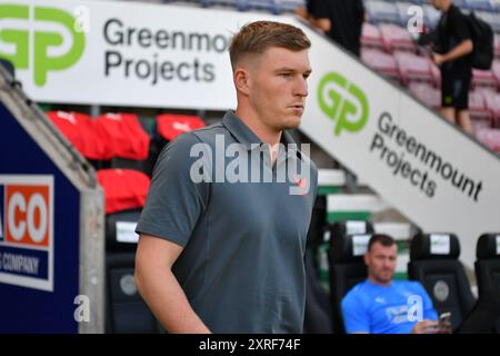 Wigan, England. August 2024. Will Mannion von Charlton Athletic vor dem Spiel der Sky Bet EFL League One zwischen Wigan Athletic und Charlton Athletic im Brick Community Stadium. Kyle Andrews/Alamy Live News Stockfoto