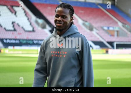 Wigan, England. August 2024. Karoy Anderson von Charlton Athletic vor dem Spiel der Sky Bet EFL League One zwischen Wigan Athletic und Charlton Athletic im Brick Community Stadium. Kyle Andrews/Alamy Live News Stockfoto