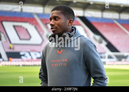 Wigan, England. August 2024. Daniel Kanu von Charlton Athletic vor dem Spiel der Sky Bet EFL League One zwischen Wigan Athletic und Charlton Athletic im Brick Community Stadium. Kyle Andrews/Alamy Live News Stockfoto