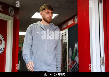 Crawley, Großbritannien. August 2024. Daniel Grimshaw von Blackpool kommt am 10. August 2024 vor dem Spiel Crawley Town gegen Blackpool in der Sky Bet League 1 im Broadfield Stadium, Crawley, Großbritannien (Foto: Gareth Evans/News Images) in Crawley, Großbritannien, am 10. August 2024. (Foto: Gareth Evans/News Images/SIPA USA) Credit: SIPA USA/Alamy Live News Stockfoto