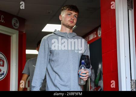 Crawley, Großbritannien. August 2024. Zac Ashworth von Blackpool kommt am 10. August 2024 vor dem Spiel Crawley Town gegen Blackpool in der Sky Bet League 1 im Broadfield Stadium, Crawley, Großbritannien (Foto: Gareth Evans/News Images) in Crawley, Großbritannien, am 10. August 2024. (Foto: Gareth Evans/News Images/SIPA USA) Credit: SIPA USA/Alamy Live News Stockfoto