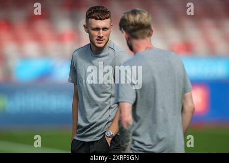 Crawley, Großbritannien. August 2024. Sonny Carey von Blackpool kommt am 10. August 2024 vor dem Spiel Crawley Town gegen Blackpool in der Sky Bet League 1 im Broadfield Stadium, Crawley, Großbritannien (Foto: Gareth Evans/News Images) in Crawley, Großbritannien, am 10. August 2024. (Foto: Gareth Evans/News Images/SIPA USA) Credit: SIPA USA/Alamy Live News Stockfoto